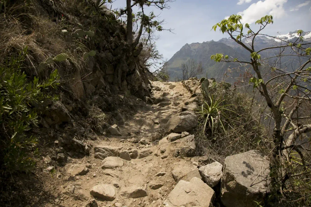 Rocky canyon trail descending toward the Apurímac on the Choquequirao trek