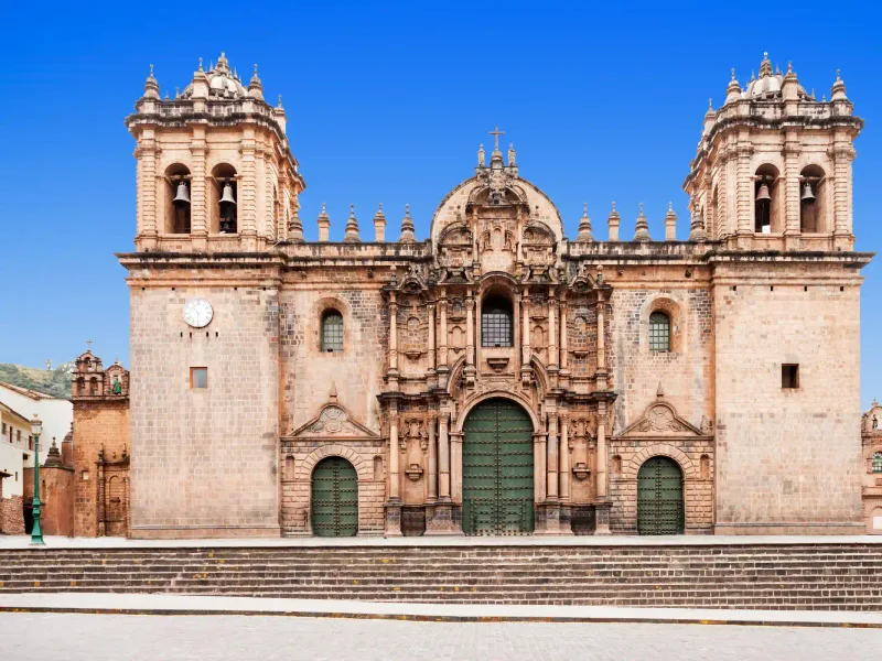 The cathedral on the Plaza de Armas of Cusco on the city tour