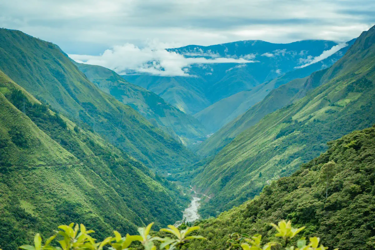 Original Inca Trail through the cloud forest to Llactapata