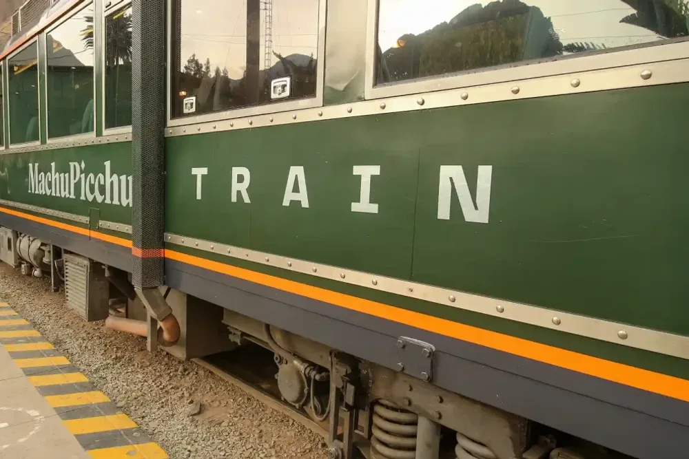 The panoramic Machu Picchu train at Ollantaytambo station