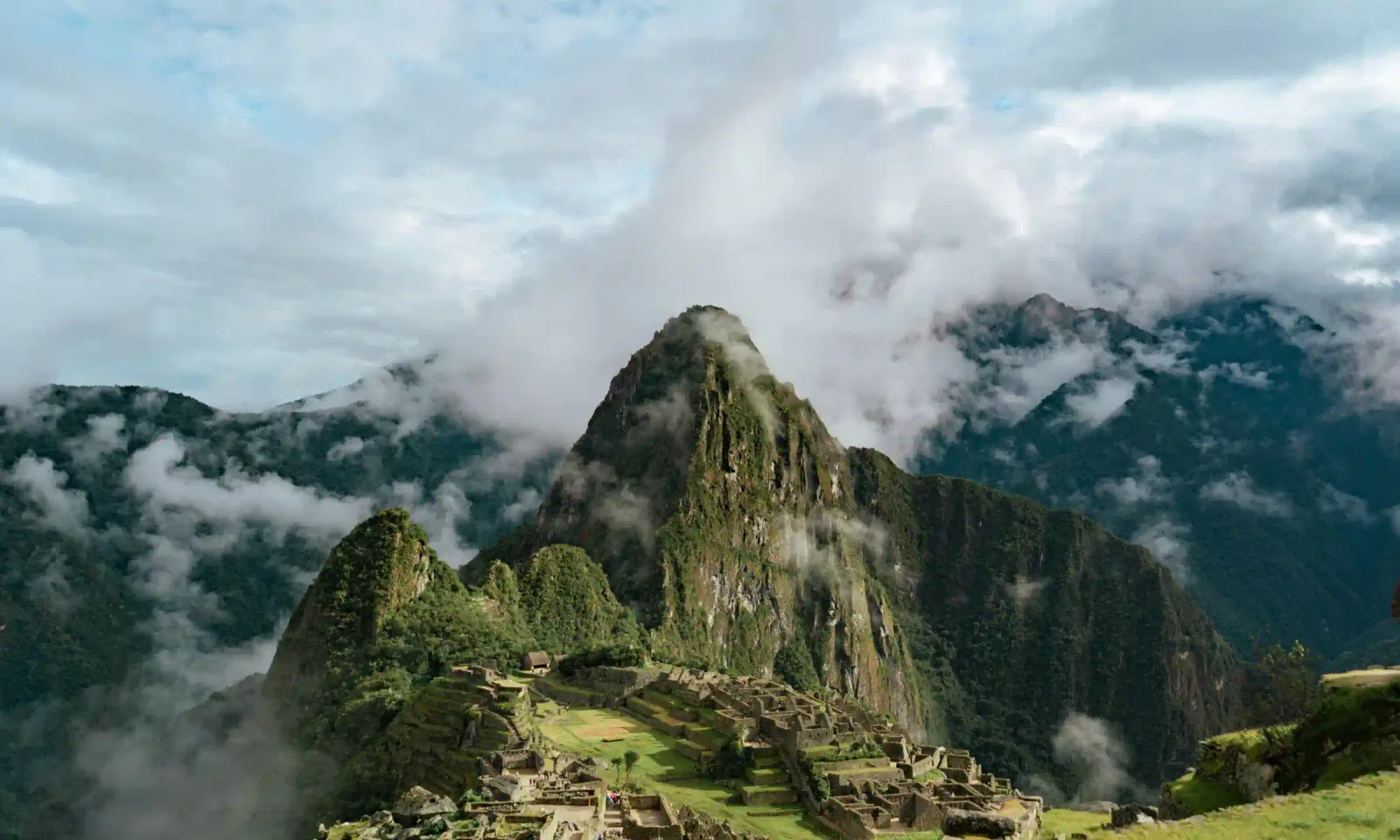 Machu Picchu citadel and Huayna Picchu seen on the full-day tour by train from Cusco