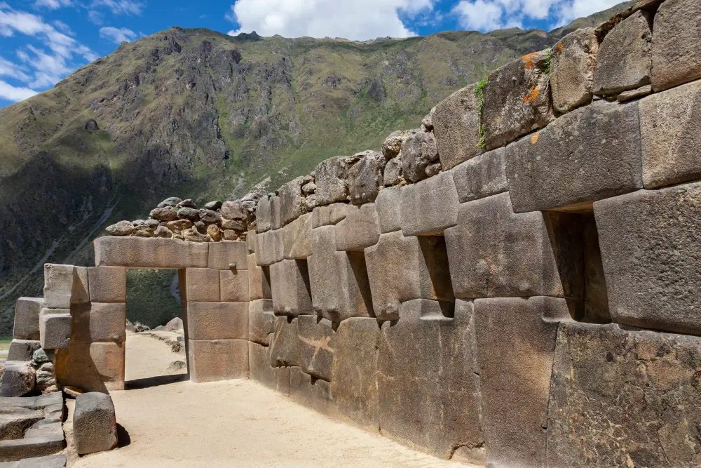 The finely cut Inca stone walls of Ollantaytambo